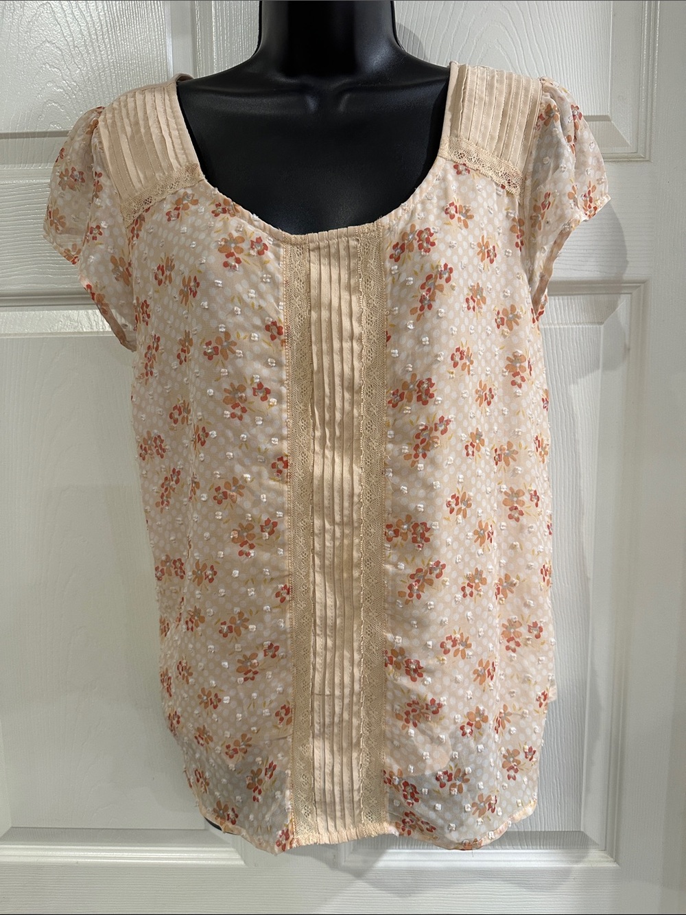LC Lauren Conrad Cream Floral Pintuck Scoop Blouse